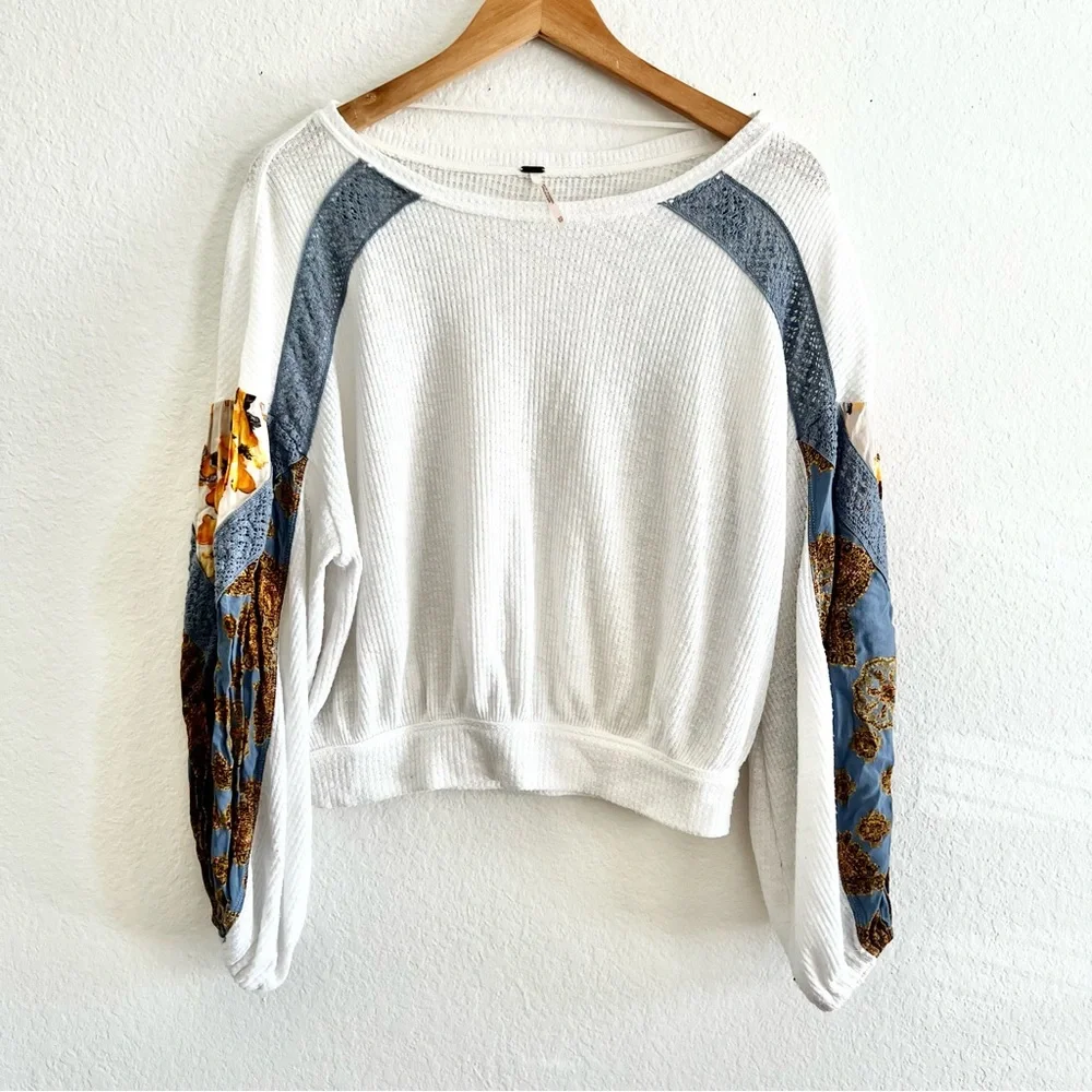 Free People White Casual Clash Top Sz XS - Picture 2 of 6